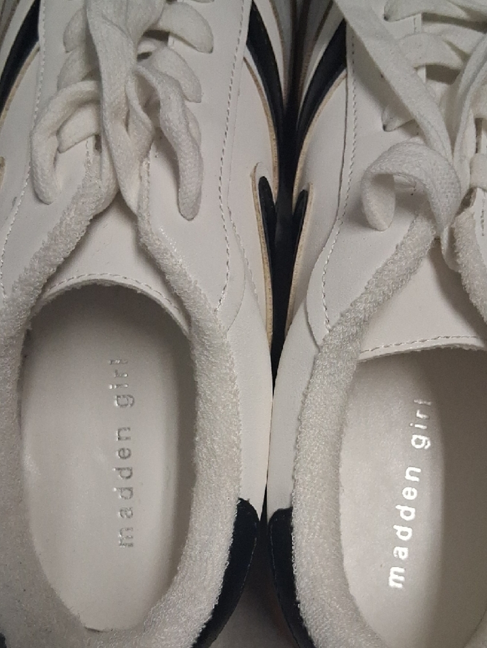 Madden Girl White & Gray Lace-Up Sneakers with Gum Sole Sae 9.5 - Picture 7 of 9